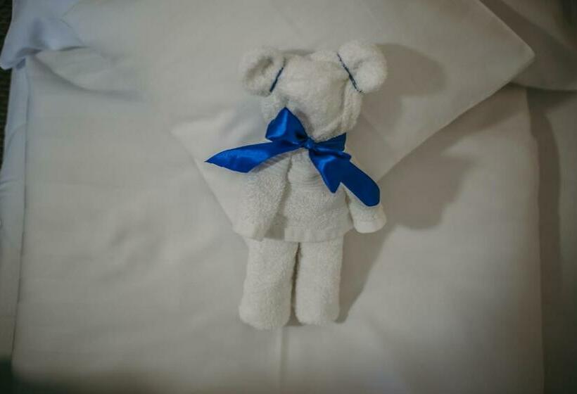 غرفة عائلية, Cédrus Club