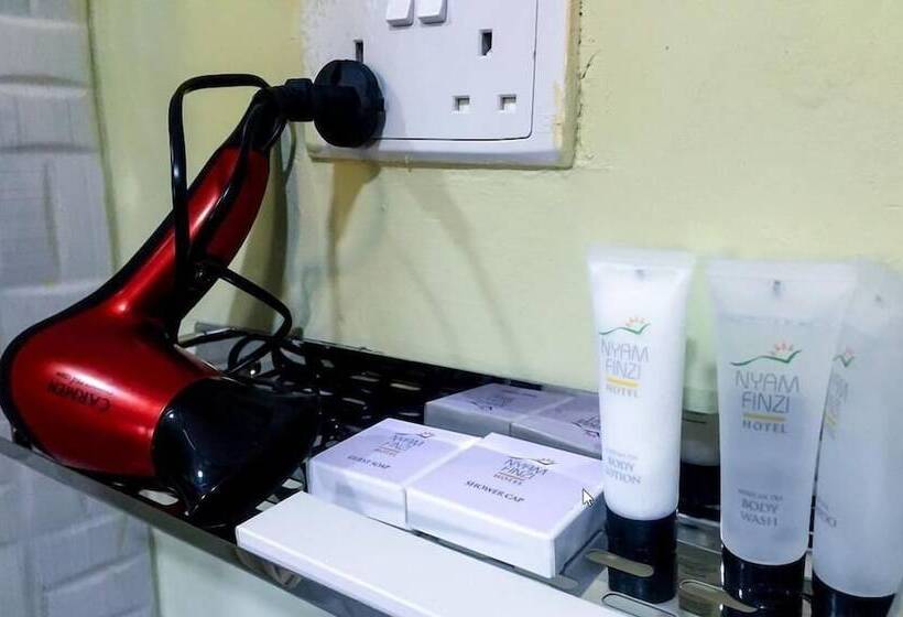 اتاق استاندارد, Nyamfinzi