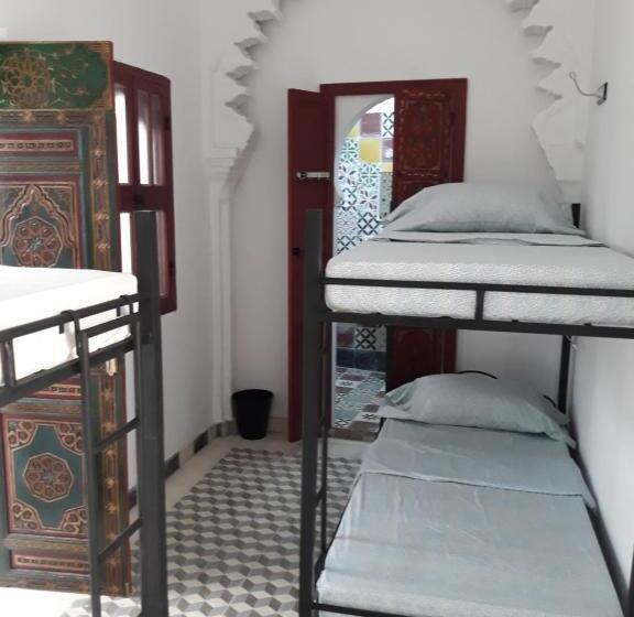 Кровать в Общей Комнате, The Riad Hostel Tangier