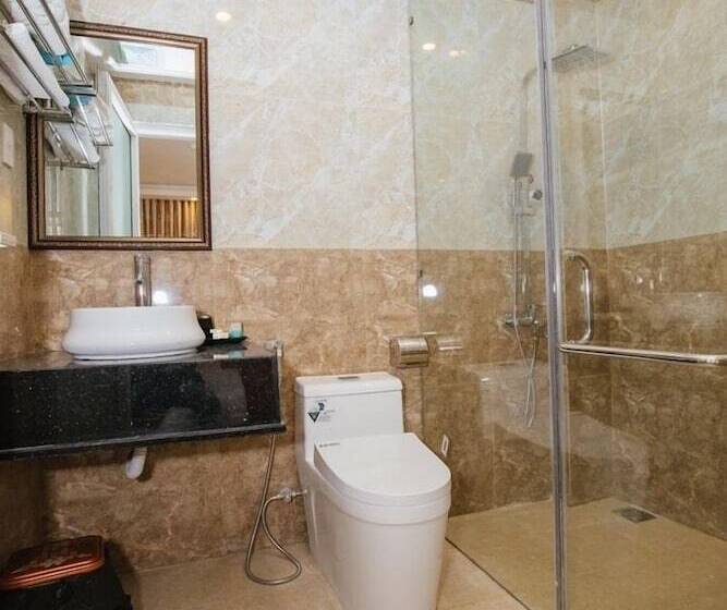 اتاق سوپریور, Linh Lan