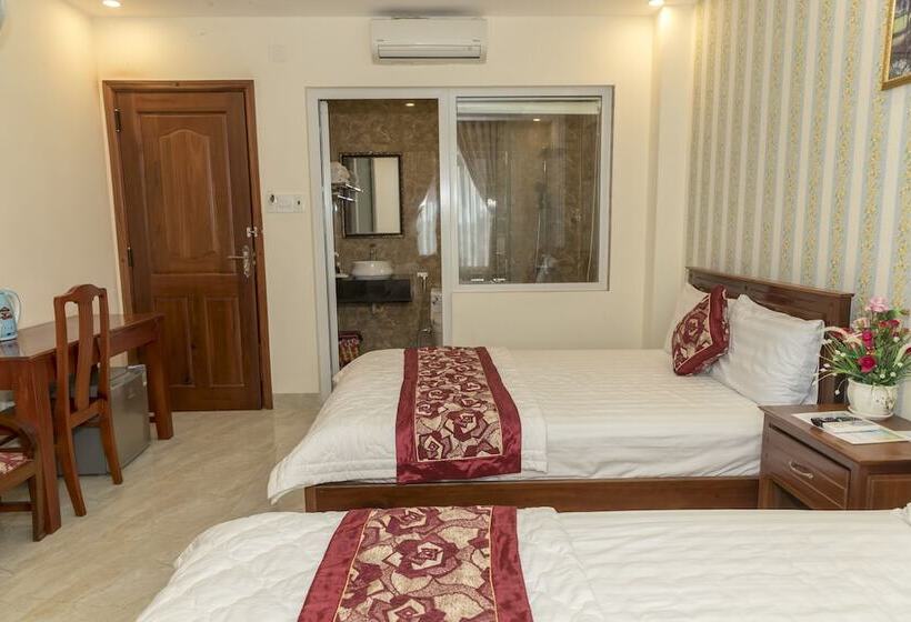 اتاق سوپریور, Linh Lan