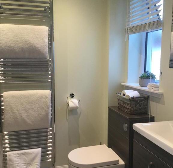 غرفة قياسية سرير كينج, Clashmore Wood