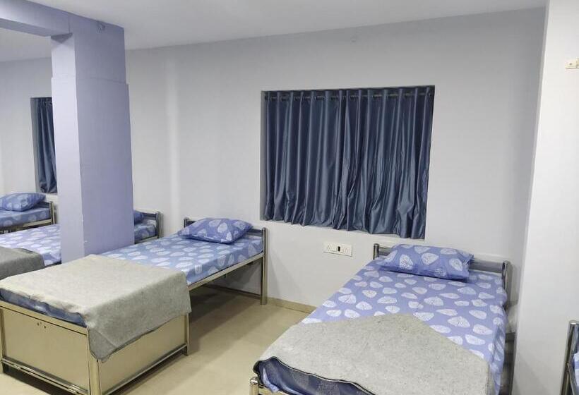 Vuode Makuusalissa, Shiv Sai Dormitory