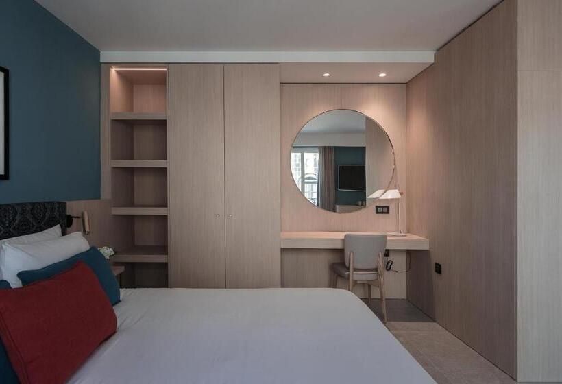 سوییت جونیور با بالکن, 123 Mainstreet Boutique