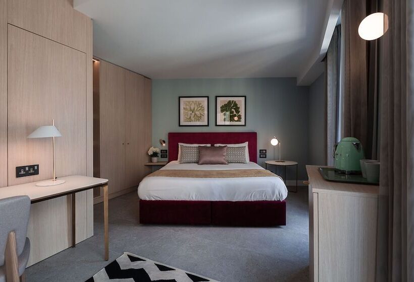 اتاق لوکس با بالکن, 123 Mainstreet Boutique