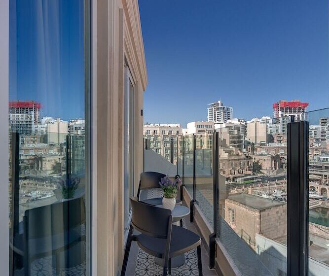 اتاق لوکس با چشم‌انداز دریا, 123 Mainstreet Boutique