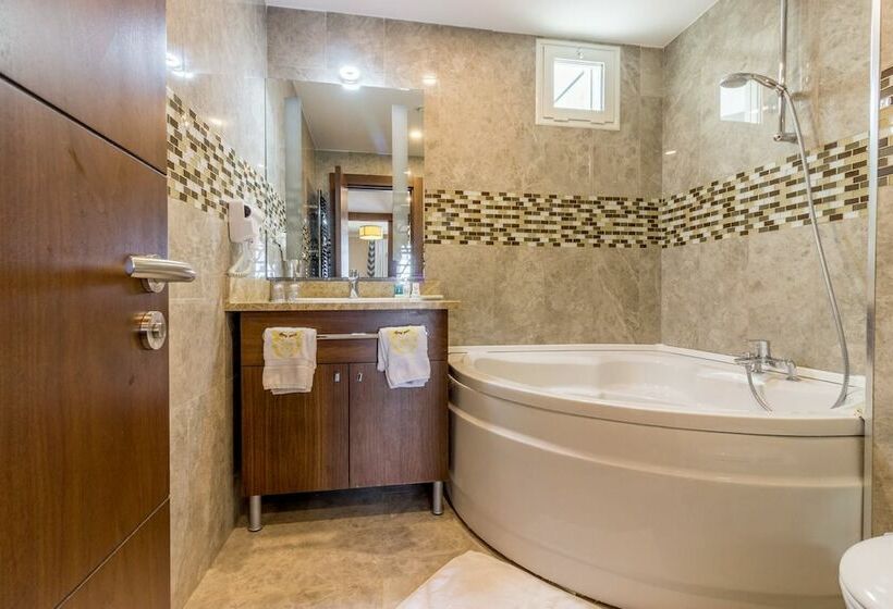 سوییت جونیور, Azdif