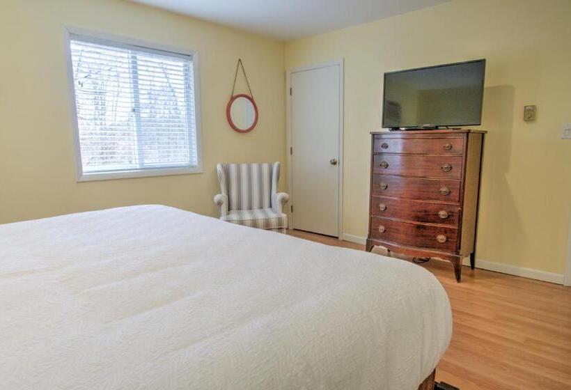 Номер Deluxe Кровать Кинг, East Shore Lodging