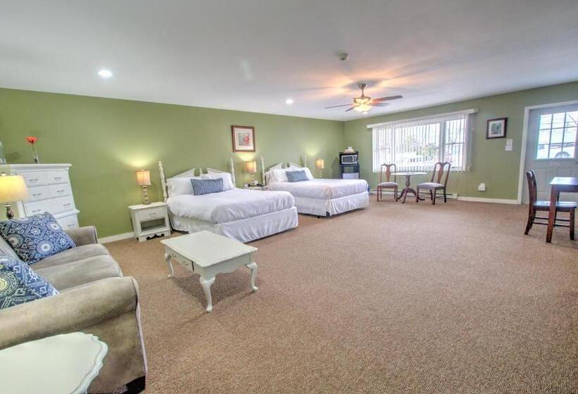 Номер Deluxe, East Shore Lodging