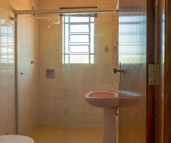 四人标准间, Lambert