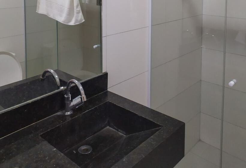 חדר סטנדרט, Valéria