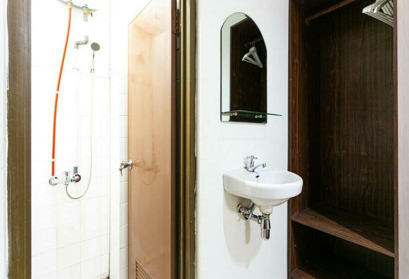 标准间, Reddoorz @ Urip Sumoharjo Solo