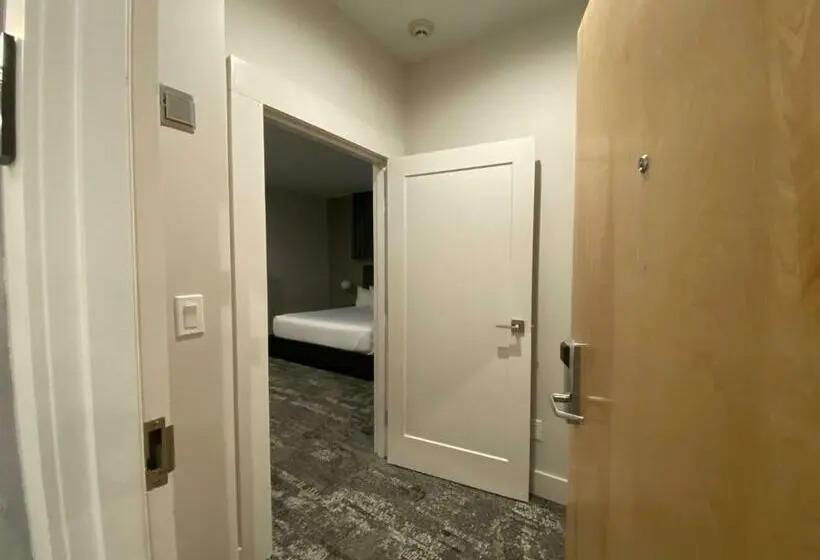 身障者適用キングサイズベッドルーム, Lake Placid Inn Boutique