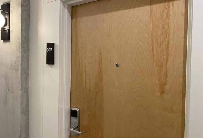 غرفة قياسية سرير كينج لذوى الإحتياجات الخاصة, Lake Placid Inn Boutique