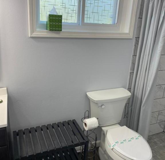 スタンダードスタジオ, Veda Inn & Cottages