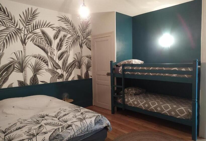 Cameră Cvadruplă Standard, L'echappée Belle