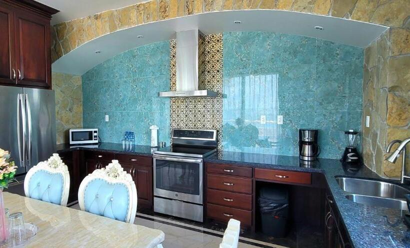 جناح سوبيريور مطل علي البحر, Golden Bay Belize