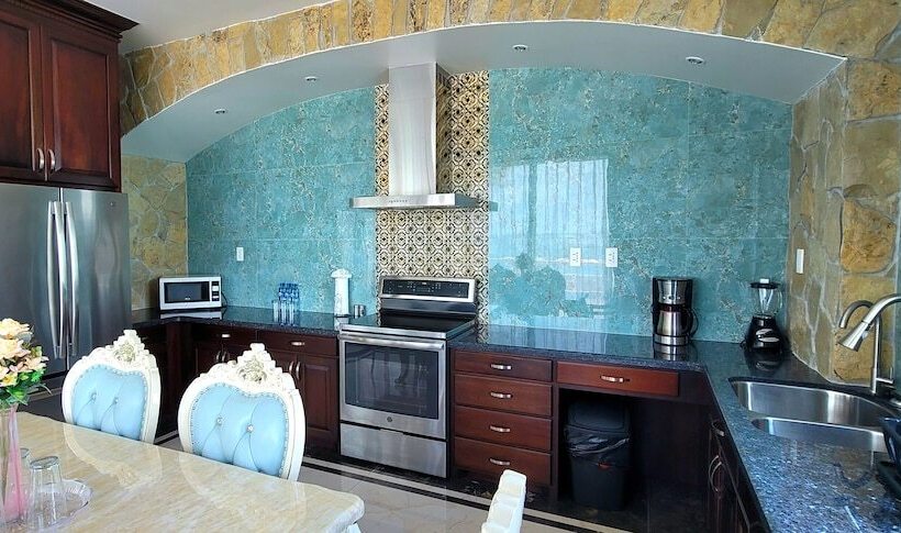 Люкс Deluxe Вид на Море, Golden Bay Belize