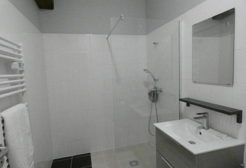 家庭间, Hôtel Restaurant Le Clos De L 'ancien Pressoir