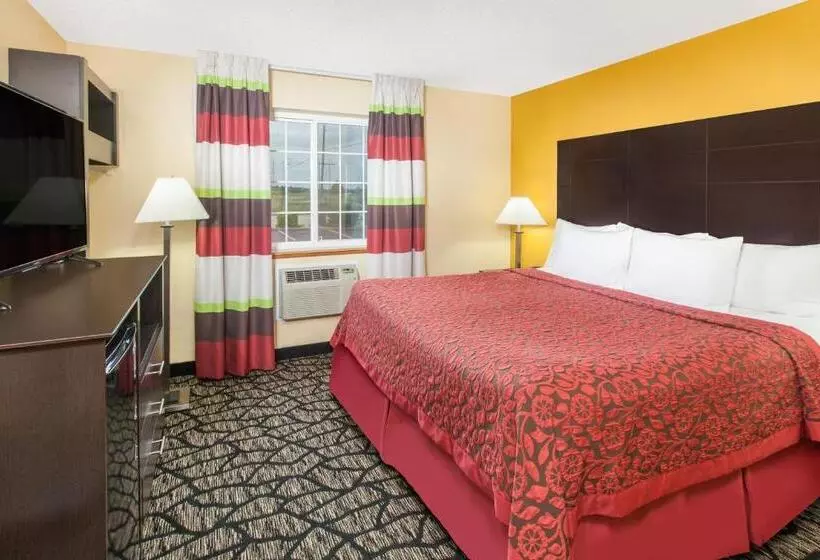 身障者適用キングサイズベッドルーム, Days Inn By Wyndham Miami