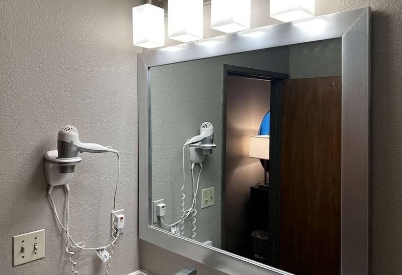 Номер Стандарт 2 Двуспальные Кровати, Econo Lodge