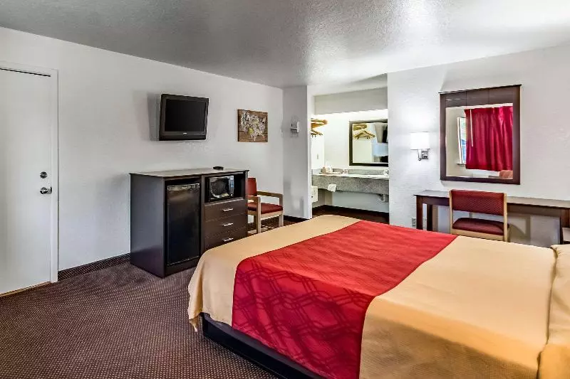 キングサイズベッドのスタンダードルーム, Econo Lodge Near Lackland Air Force Base Seaworld