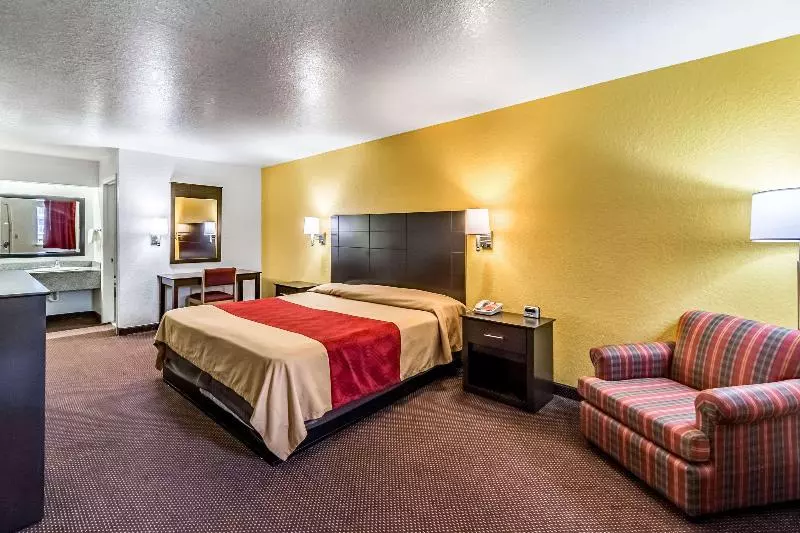 キングサイズベッドのスタンダードルーム, Econo Lodge Near Lackland Air Force Base Seaworld