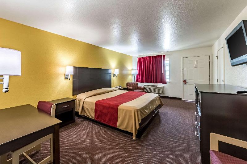 اتاق استاندارد با تخت بزرگ, Econo Lodge Near Lackland Air Force Base Seaworld