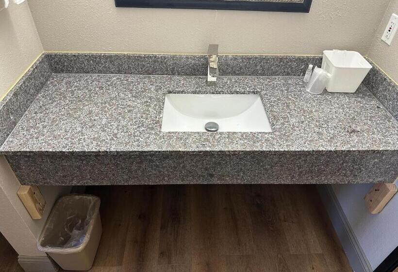 غرفة قياسية, Rosewood Inn