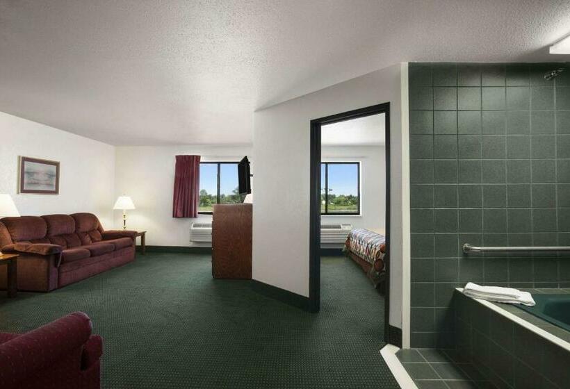 חדר דלוקס עם מיטת קינג, Super 8 By Wyndham Bowling Green