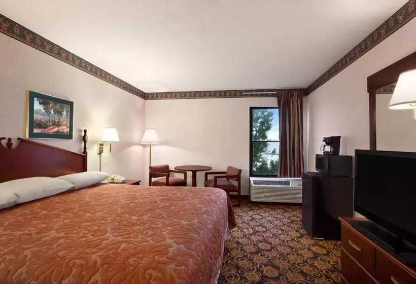 اتاق استاندارد با تخت بزرگ, Super 8 By Wyndham Evansville North