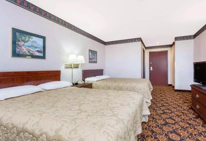 اتاق استاندارد, Super 8 By Wyndham Evansville North