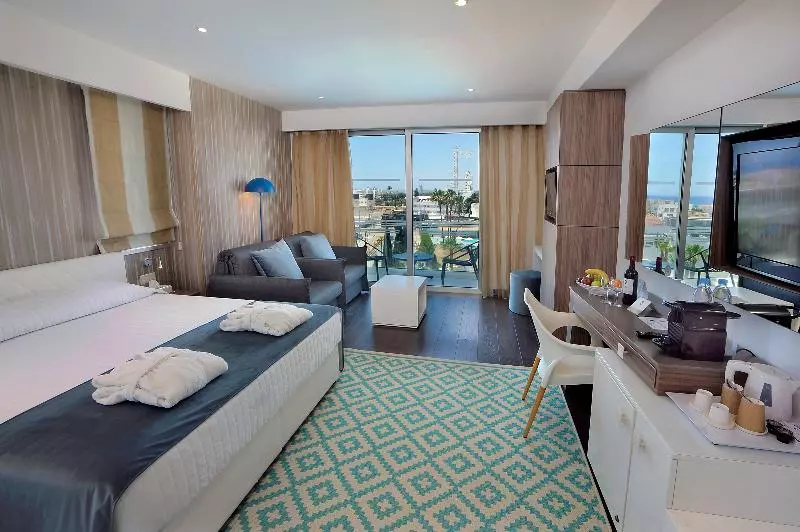 اتاق استاندارد, Iron Mountain Inn & Suites