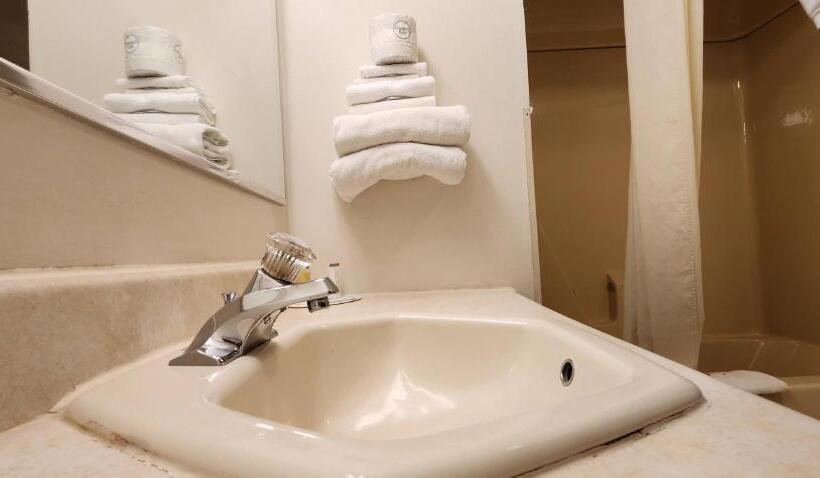 غرفة قياسية, Iron Mountain Inn & Suites