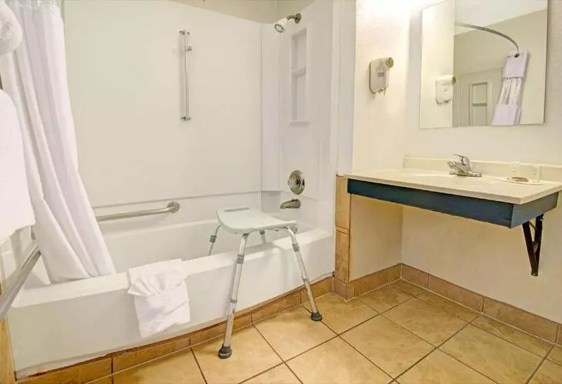 اتاق استاندارد برای معلولان, Super 8 By Wyndham Las Cruces University Area