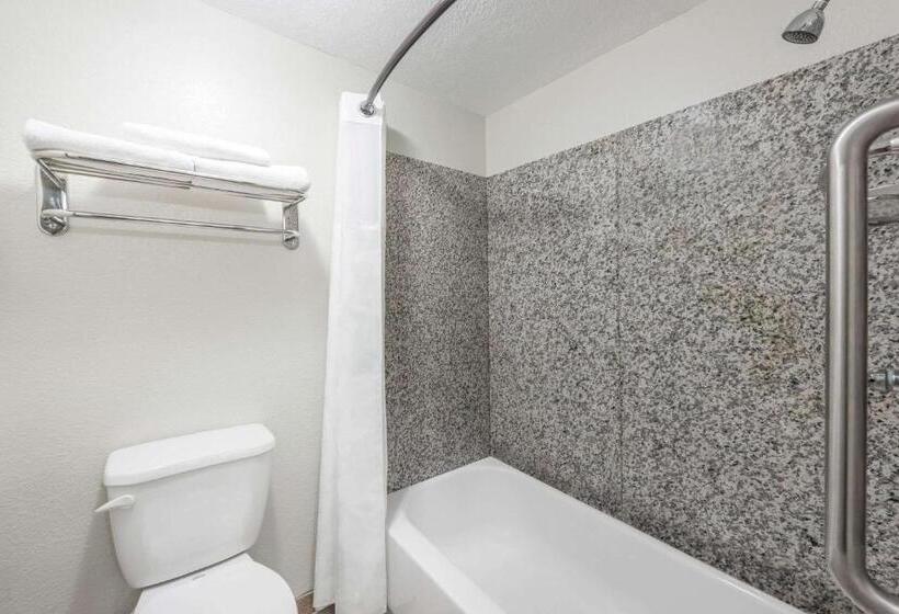 غرفة قياسية لذوى الاحتياجات الخاصة, Super 8 By Wyndham Moberly Mo