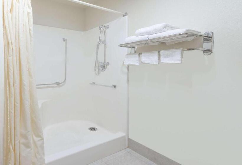 스탠다드 룸 킹사이즈 침대, Super 8 By Wyndham Staunton