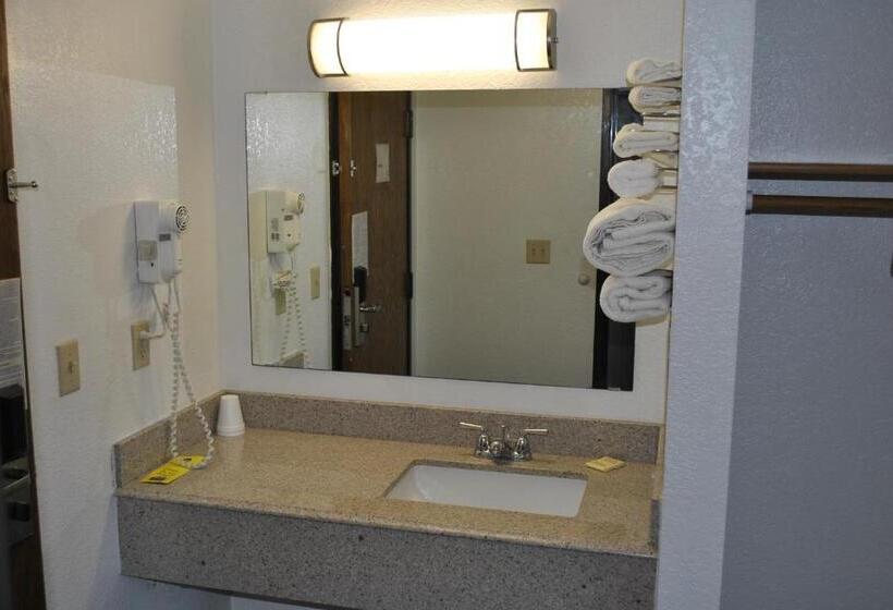 غرفة قياسية سرير كينج, Waconia Inn And Suites