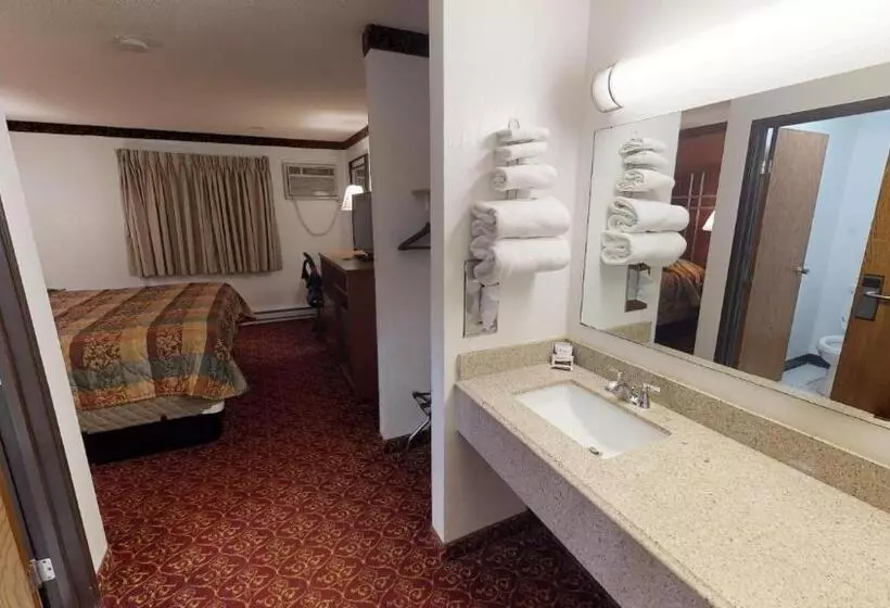 キングサイズベッドのスタンダードルーム, Waconia Inn And Suites