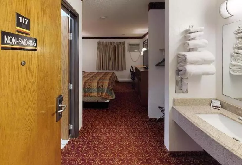 キングサイズベッドのスタンダードルーム, Waconia Inn And Suites