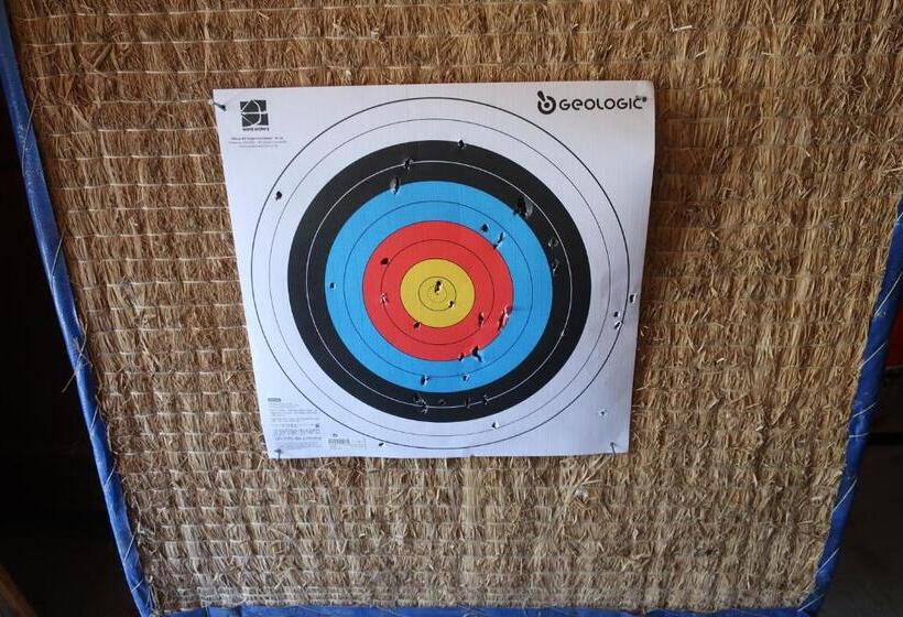 חדר לארבעה סטנדרטי עם נוף לגינה, Chambres D Hôtes Le Chêne