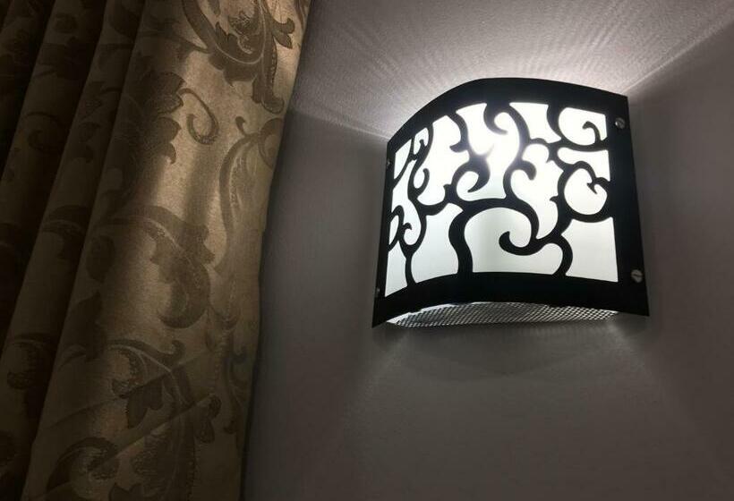 Семейный Номер Вид на Сад, Anveela