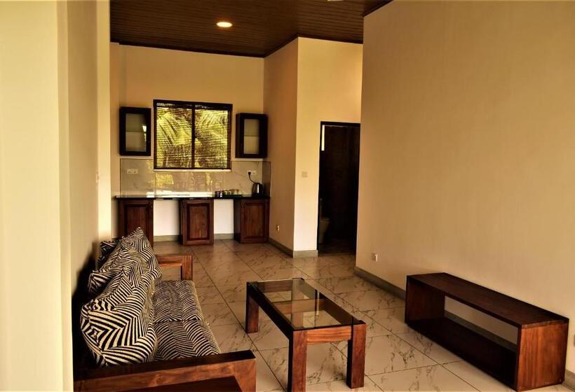 Семейный Номер, Anveela