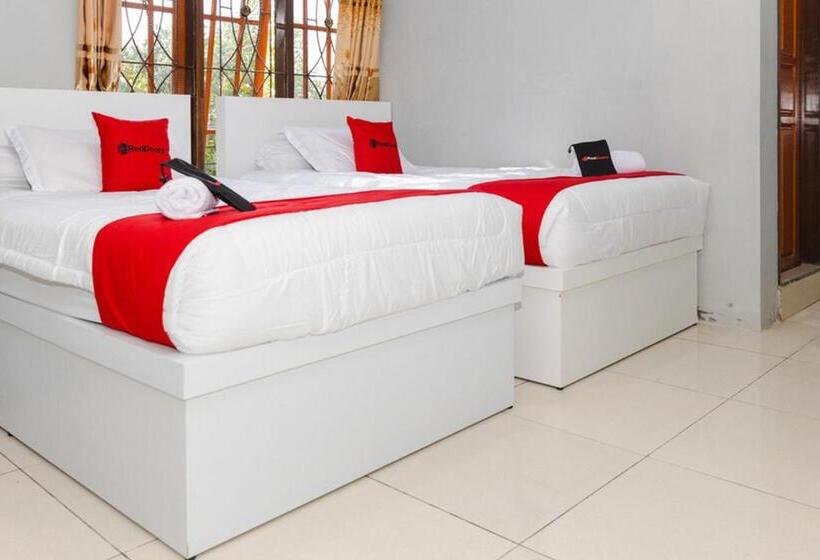 Номер Стандарт, Reddoorz Plus Near Transmart Kairagi Dua Manado