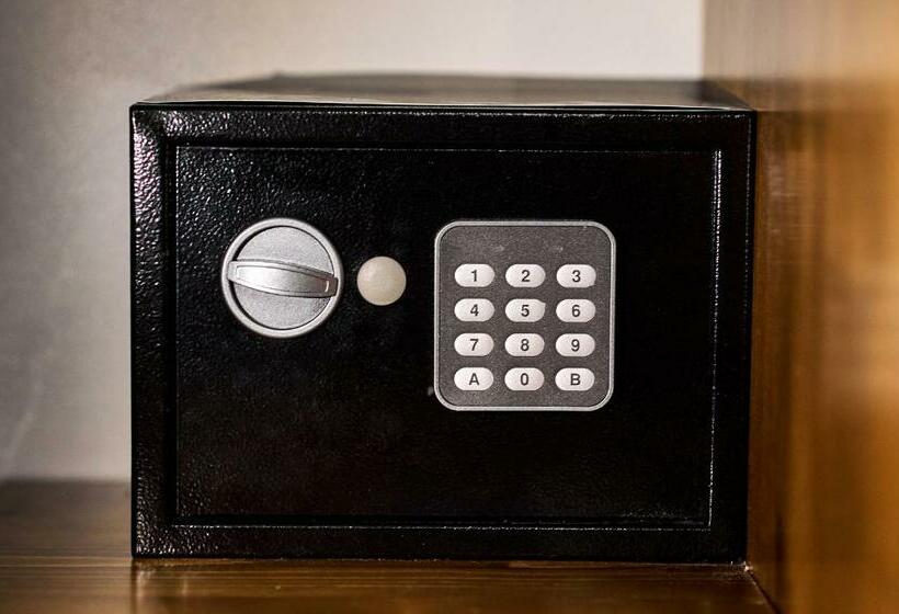 سوییت با چشم‌انداز کوه, Villa Livorno