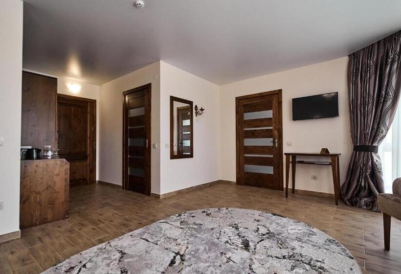 Люкс Вид на Горы, Villa Livorno