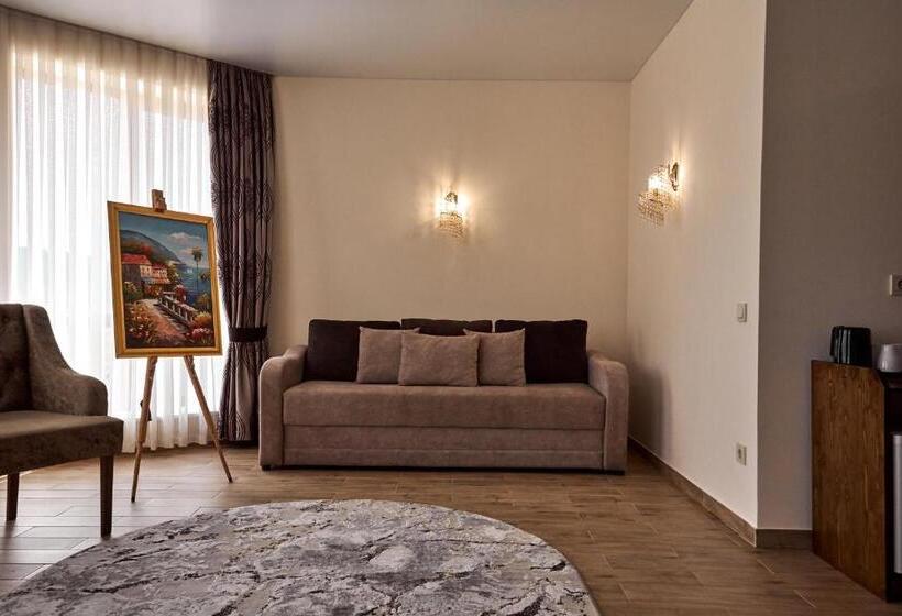 سوییت با چشم‌انداز کوه, Villa Livorno