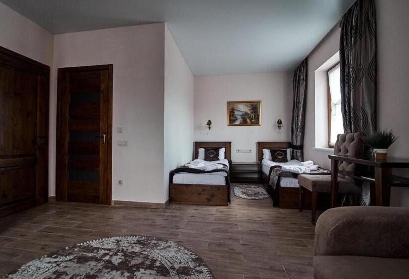 اتاق استاندارد سه نفره, Villa Livorno