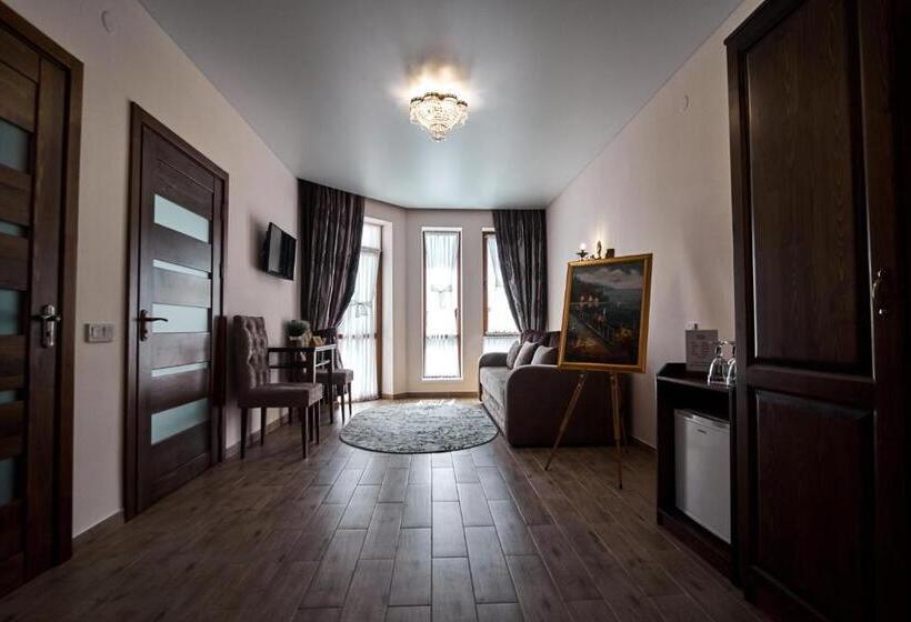 Superior suite mountain view, Villa Livorno