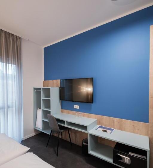 Номер Стандарт, Lakeside77